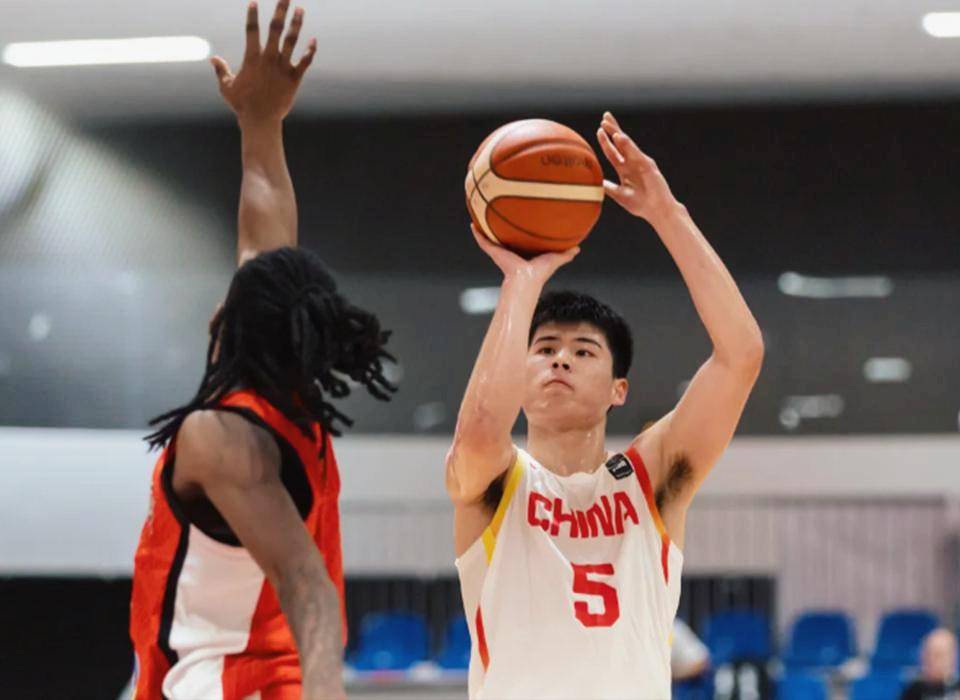 AG体育-这可咋整！中国U19男篮4战狂丢80个进攻篮板(中国u19男篮是什么意思)